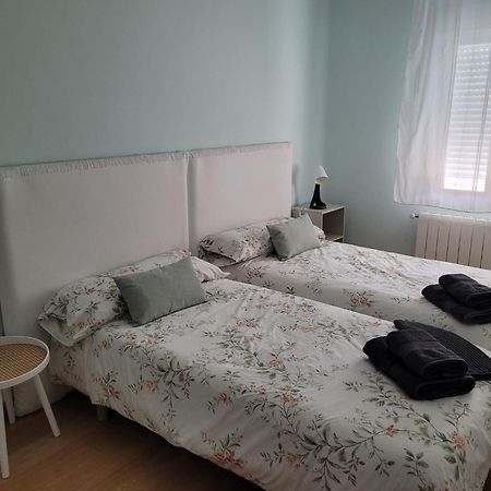 Vivienda Al Pie Del Castillo Burgos Bagian luar foto