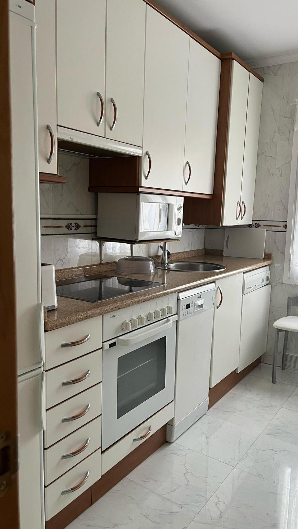 Vivienda Al Pie Del Castillo Burgos Bagian luar foto